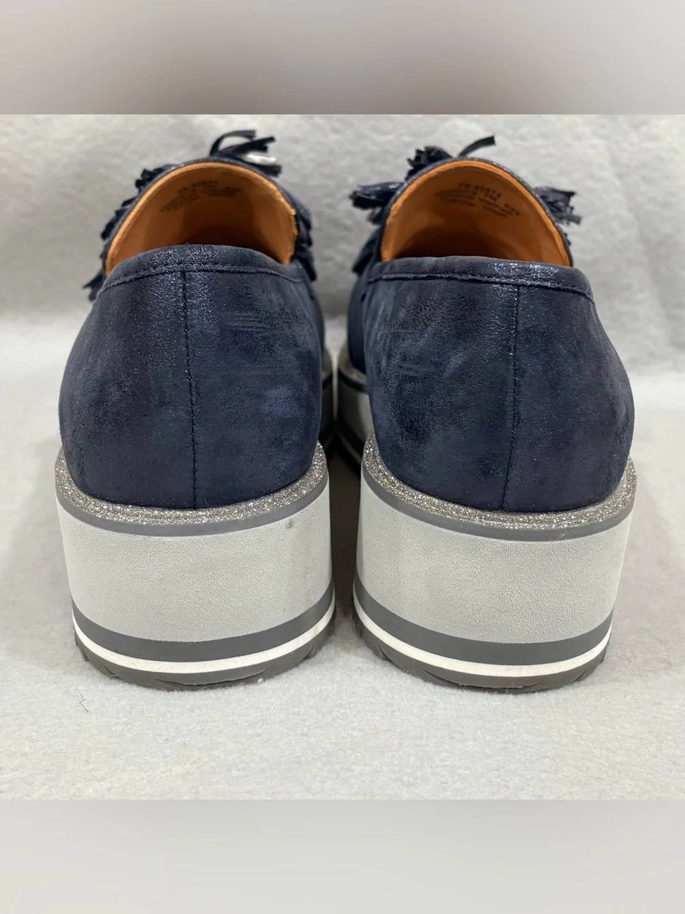 Johnston & Murphy Gracelyn Navy Blue Silver Platform Tassel Loafer Sz 7M